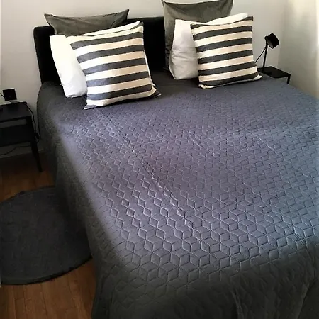 Flat Ruby Sombor